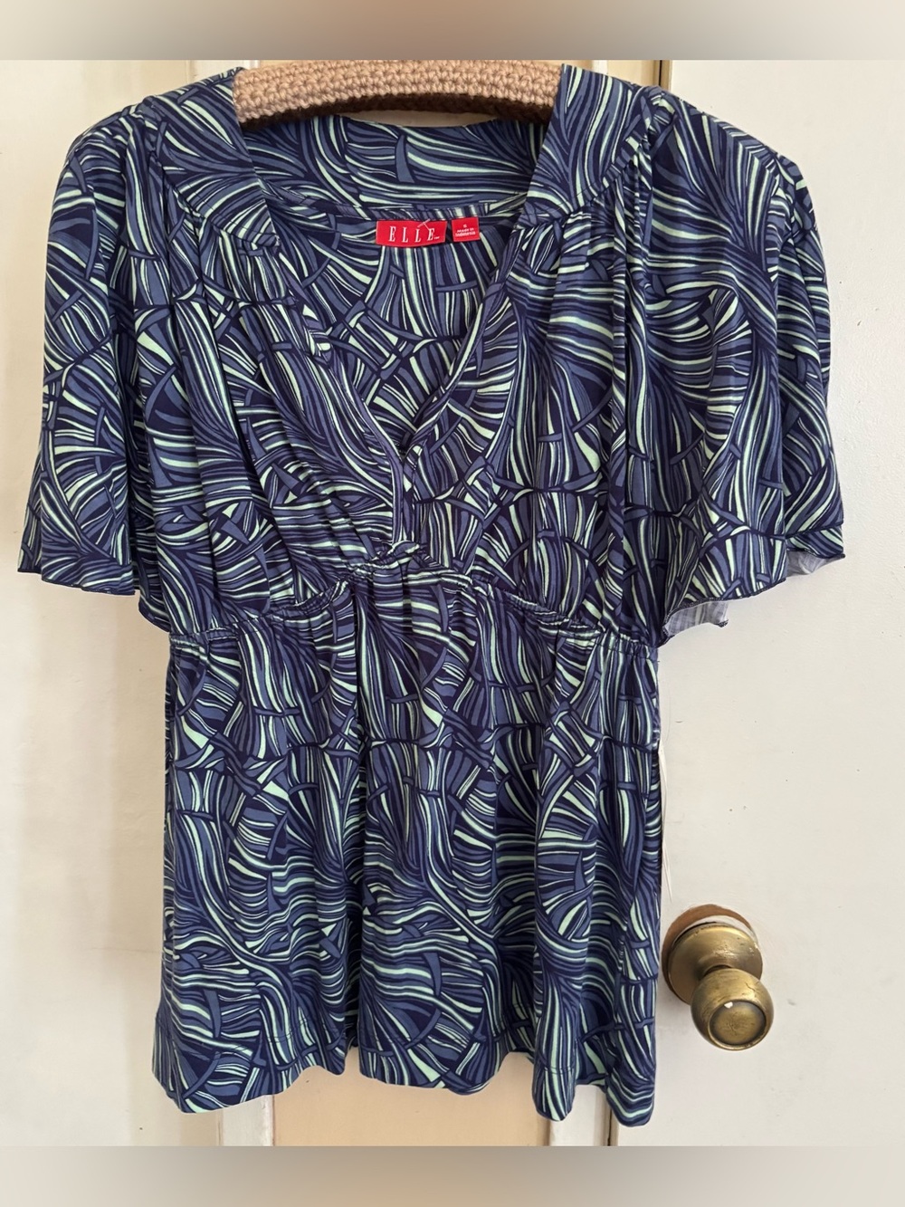 Elle Navy & Light green Abstract V-Neck top size small